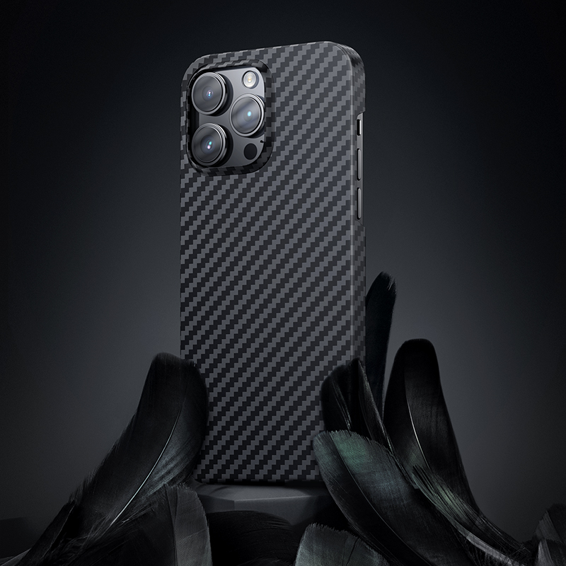 Apple iPhone 14 Pro Max Kılıf M-safe Özellikli Karbon Fiber Benks Essential Kevlar Kapak