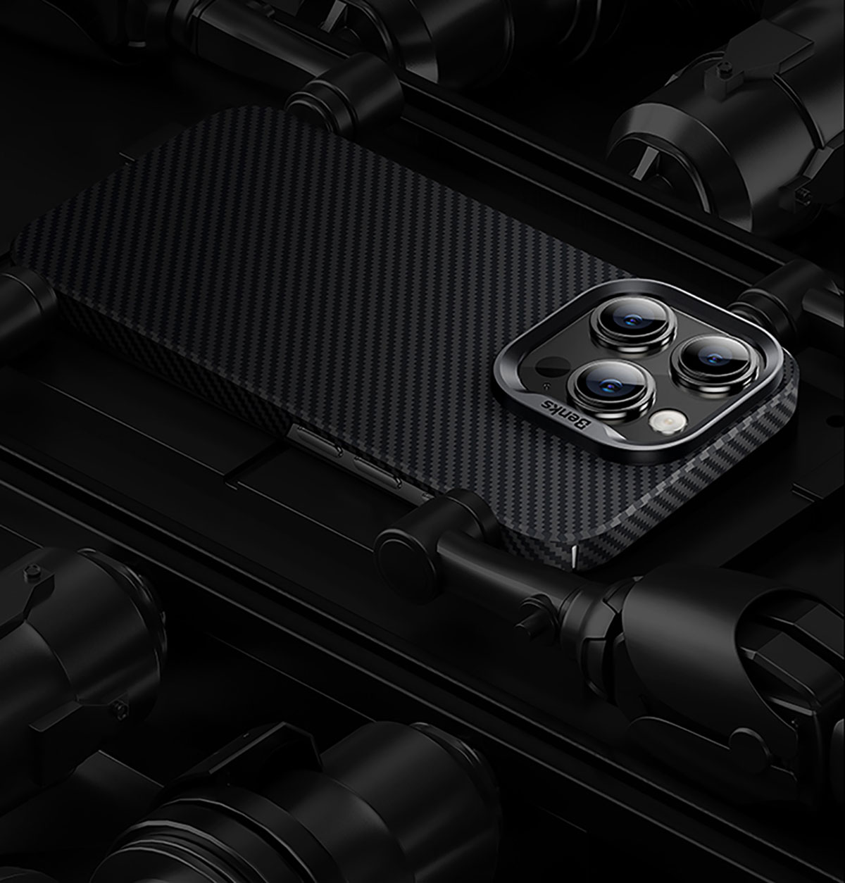 Apple iPhone 15 Pro Max Kılıf M-safe Özellikli Karbon Fiber Benks Essential ArmorAir 600D Kevlar Kapak - Görsel 15