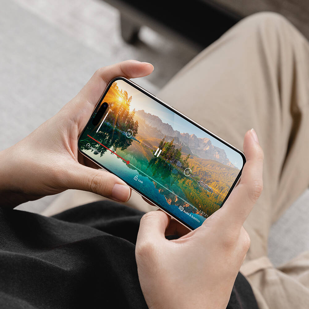 Apple iPhone 15 Pro Premium Temperli Ultra HD Lisanslı Switcheasy Glass 9H Cam Ekran Koruyucu - Görsel 6