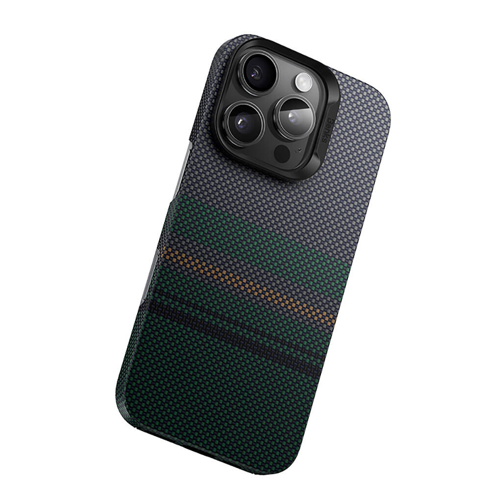 Apple iPhone 16 Pro Kılıf M-safe Şarj Özellikli Karbon Fiber Tasarımlı Benks Aurora ArmorAir Kevlar Kapak - Görsel 3