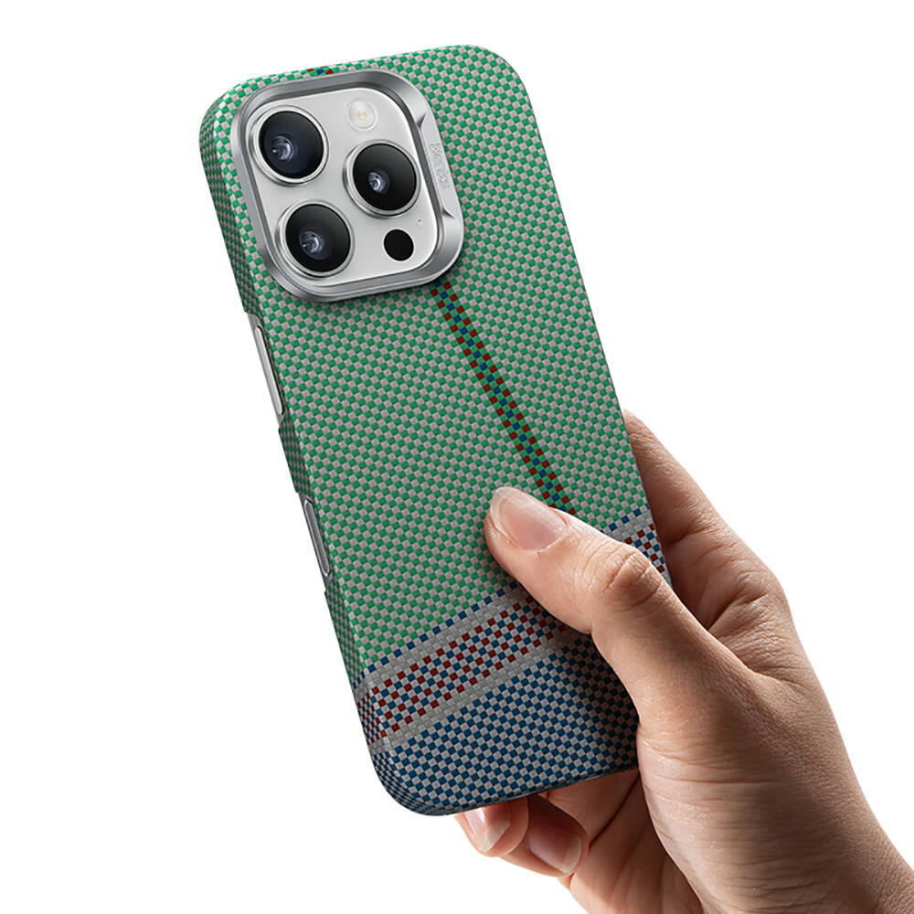 Apple iPhone 16 Pro Max Kılıf M-safe Şarj Özellikli Karbon Fiber Tasarımlı Benks Passion Green ArmorAir Kevlar Kapak - Görsel 7
